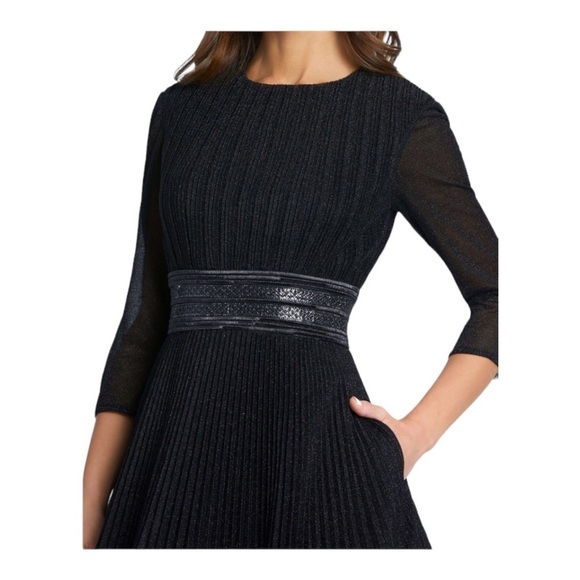 Mac Duggal Shimmering Pleated A-Line Gown in Black NWT - Picture 3 of 11
